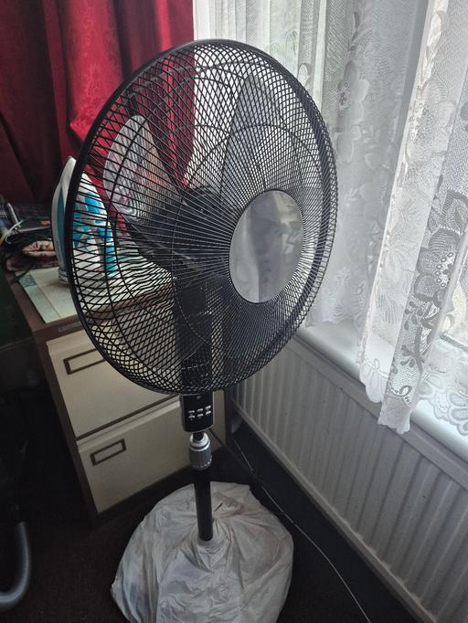  — 5 Bladed Black Pedestal Fan with Remote