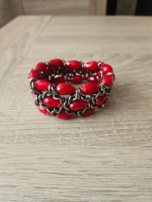  — Unusual bracelet..NEW