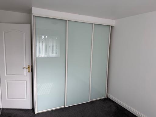  — Sliding wardrobe doors with track