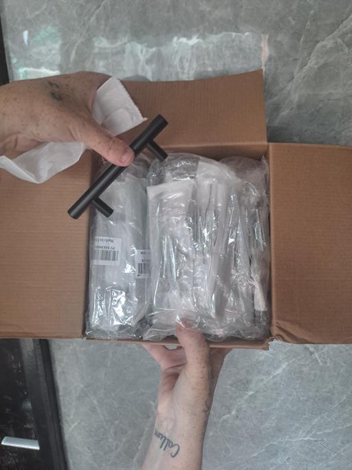  — Brand new set of 30 kitchen cupboard handles