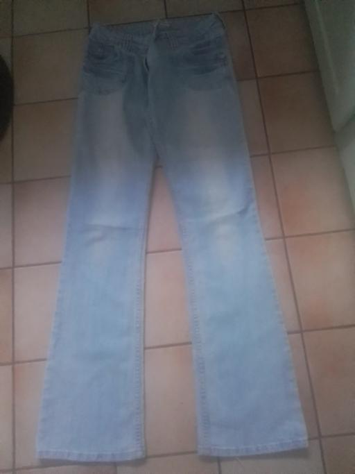  — LADIES INTERNACIONALE JEANS