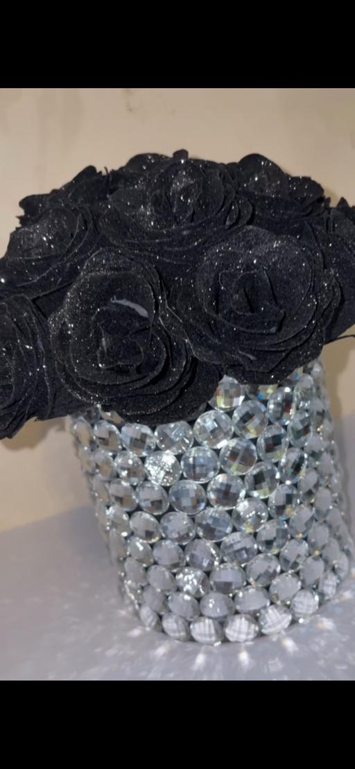  — Black Glitter Rose Bouquet