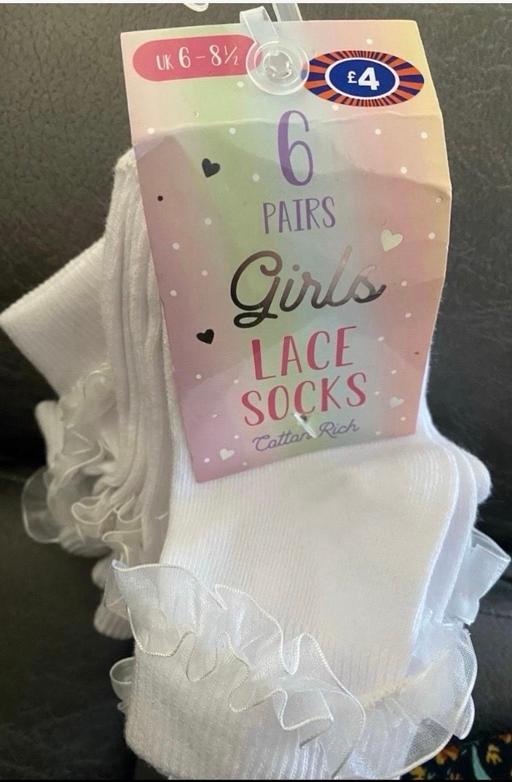  — Girls lace socks size 6-8.5