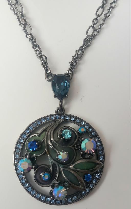  — Beautiful multi gemstone round pendant