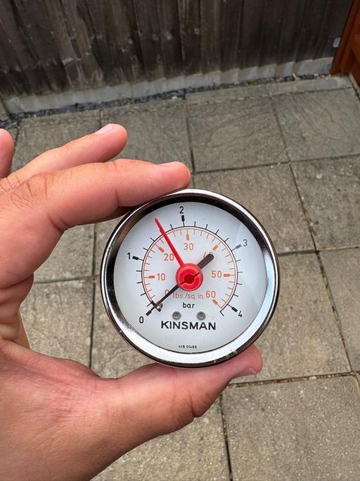  — Job lot of Kinsman pressure gauges