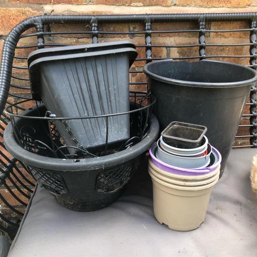  — Plant pots