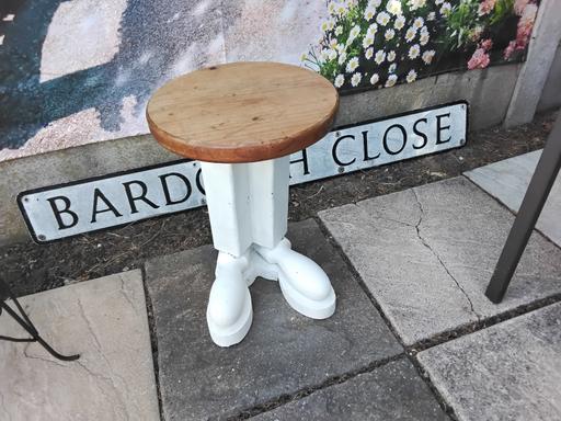  — solid wood plant / statue stand cool unusual