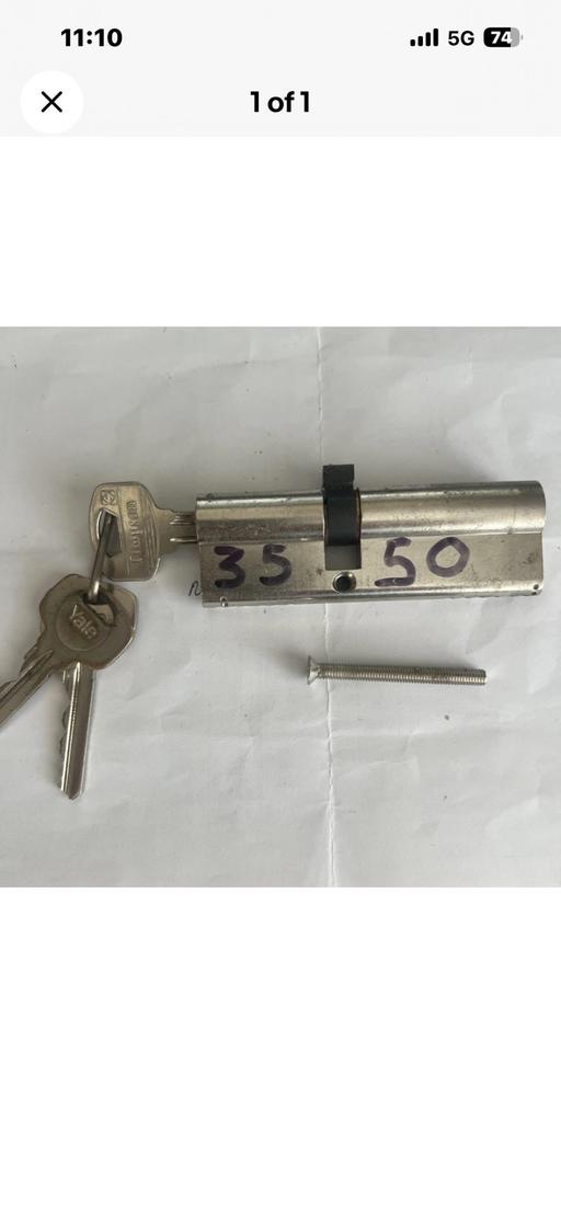  — Euro lock 3 keys. 15 locks different sizes