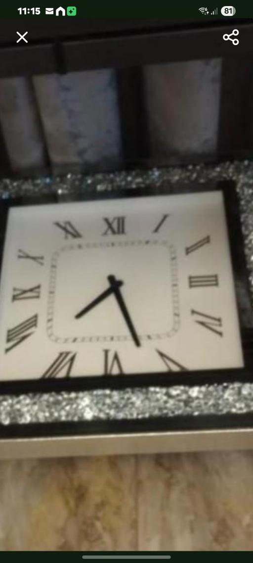  — large clock 