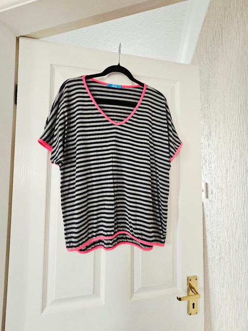  — Ladies Italian made Tshirt, size 18.