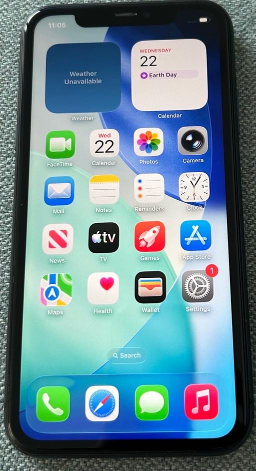  — IPhone 11 , 64 GB