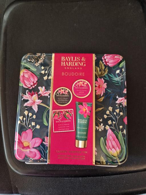  — bn Baylis and Harding giftset