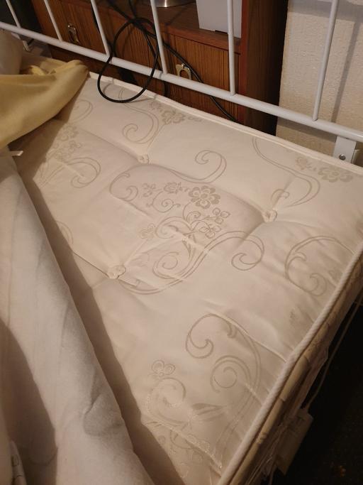  — DOUBLE BED WITH DRAWS ON THE SIDES