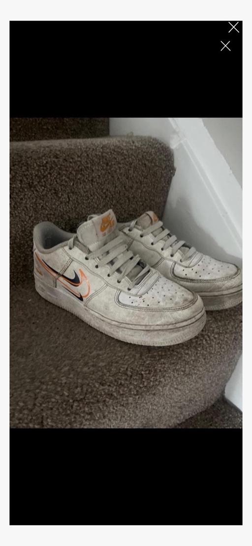  — Nike size 4.5 trainers