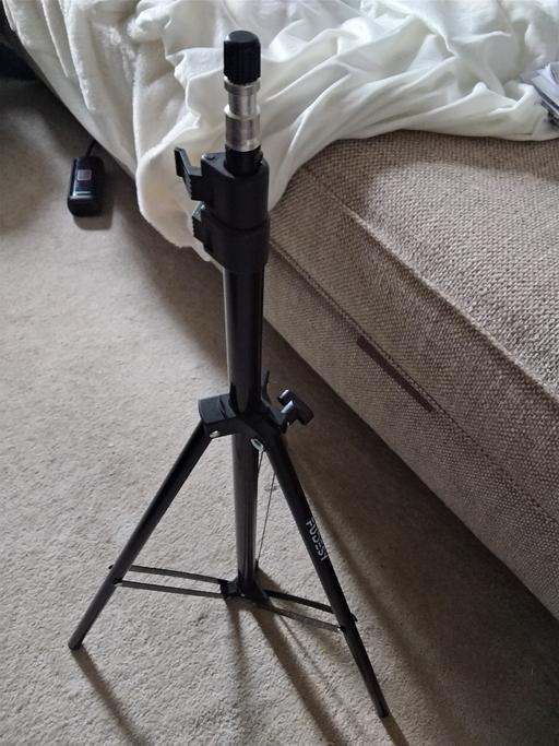  — tripod