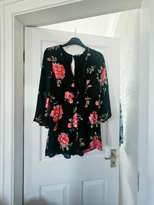 — Gorgeous playsuit, size 16..NEW without tags