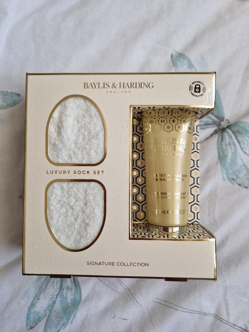  — bn Baylis and Harding for giftset