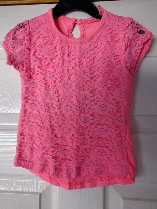  — Girls pink top size 3-4 years