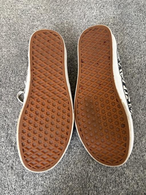  — Vans trainers