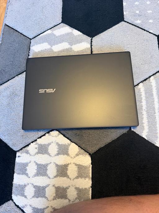  — Asus Vivibook.V16 16” laptop. Intel core 5