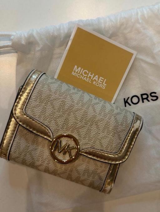  — Michael Kors Signature Tri-Fold Wallet