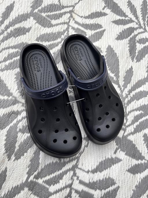  — Men’s clogs