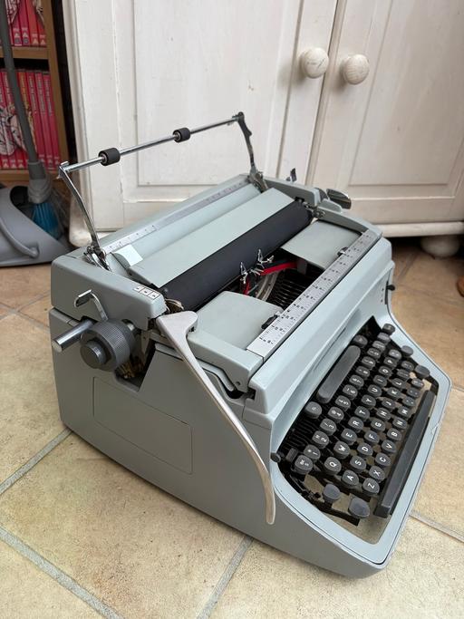  — Underwood typewriter