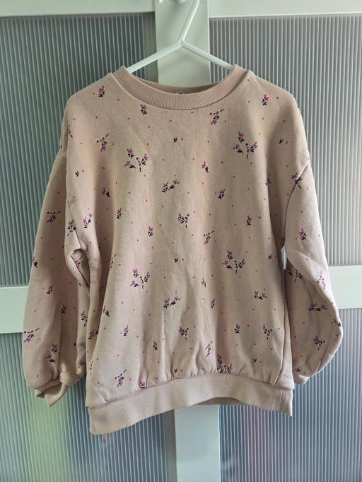  — Age 6-7 M&S sweatshirt