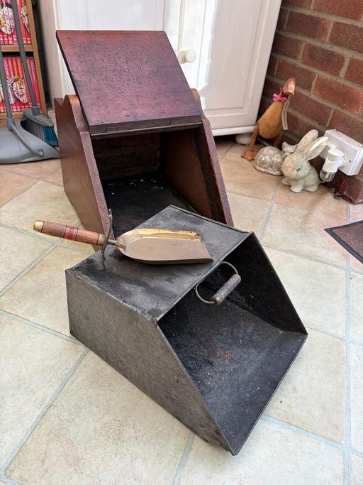  — Coal scuttle