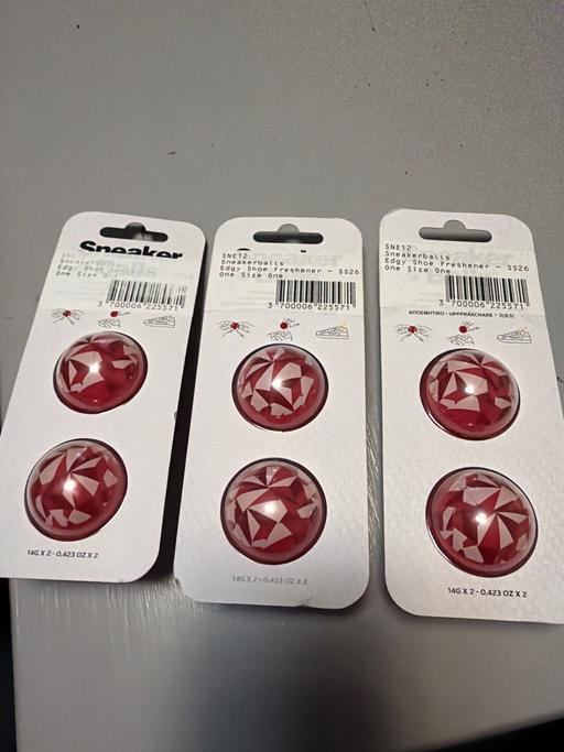  — X3 packs shoe fresheners