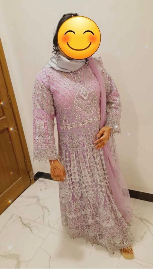  — Women’s Pakistani shalwar suit, dress size m