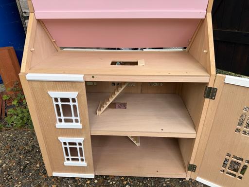  — Wooden dolls house