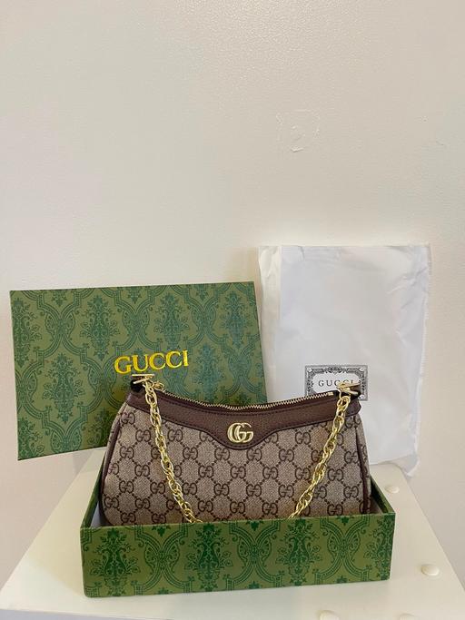  — Hand bag