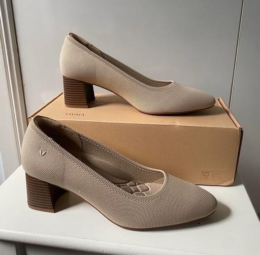  — Vivaia shoes