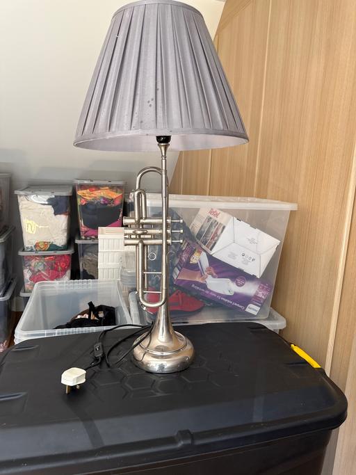  — Trumpet lamp silver