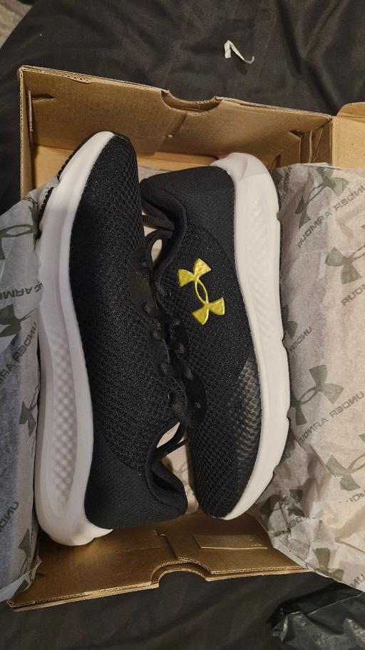  — under armour trainers size 8