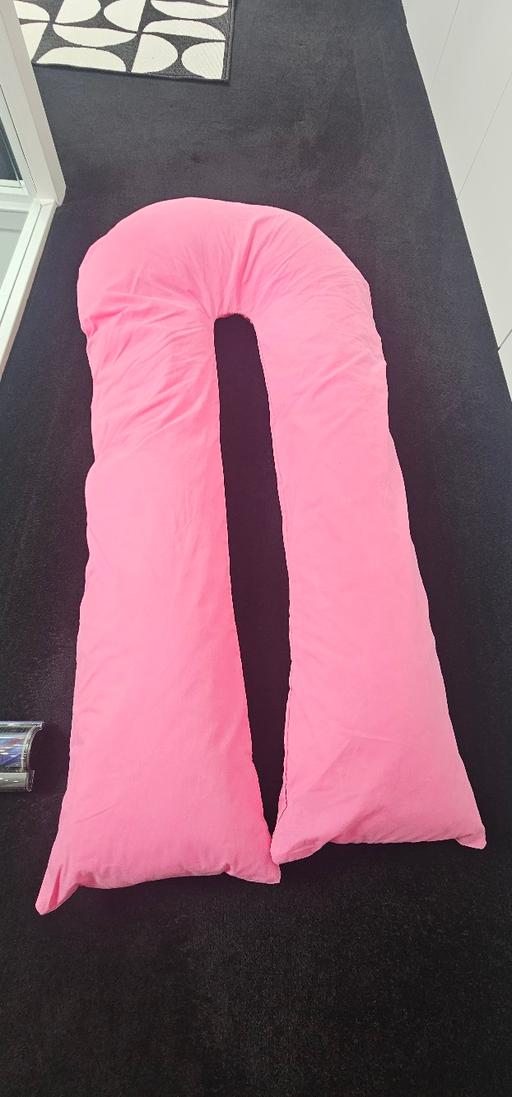  — pink body pillow