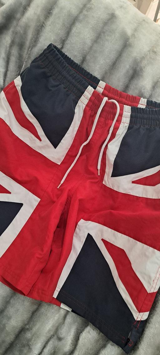  — Shorts Size M