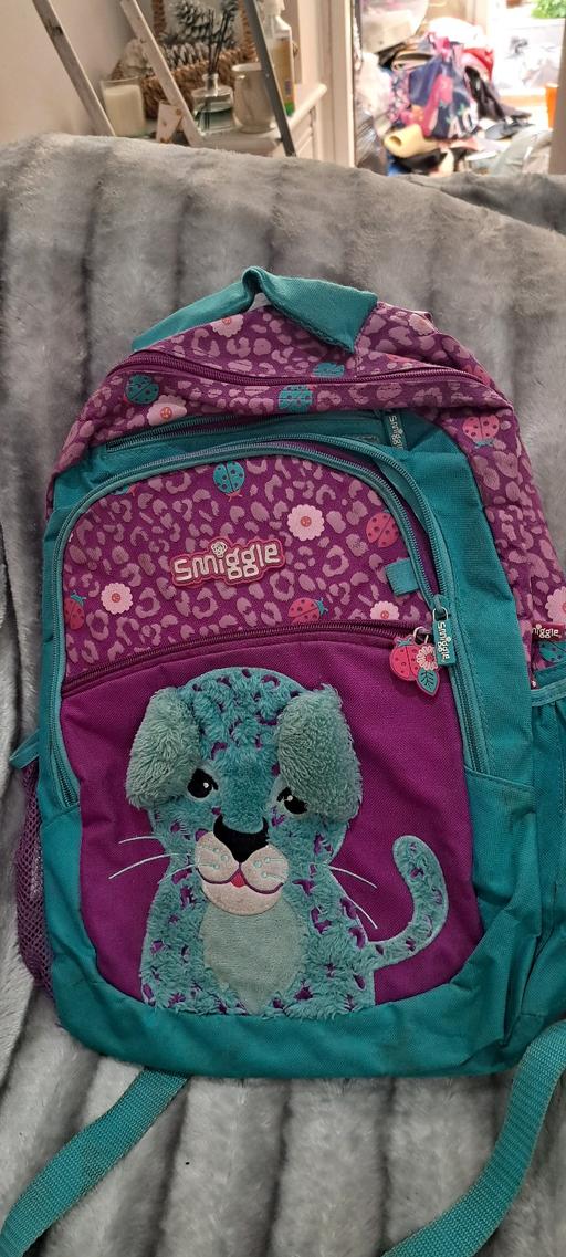  — Smiggle backpack