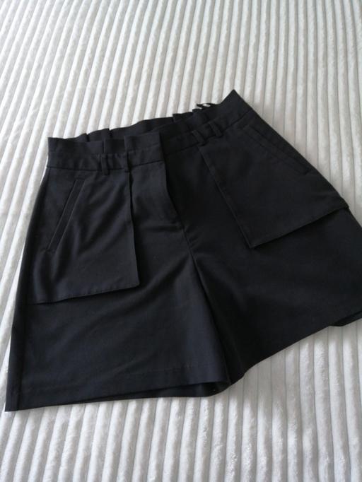  — ladies shorts size *12* (Dorothy Perkins)