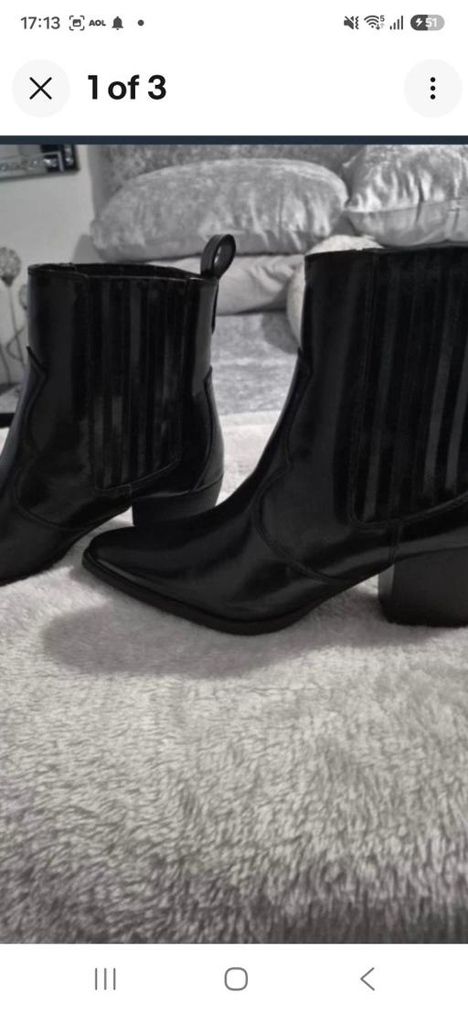  — LADIES BLACK BOOTS (NEW)