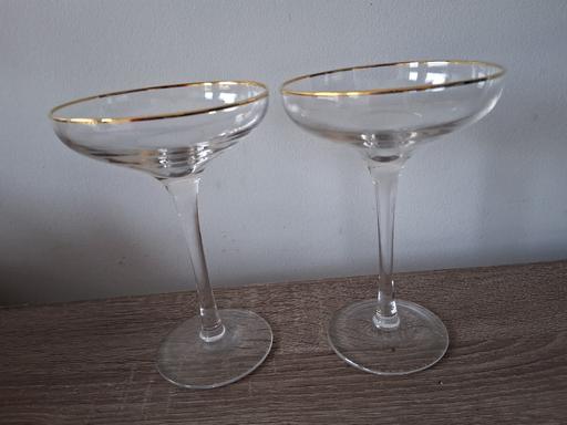  — 2 vintage champagne coupe glasses