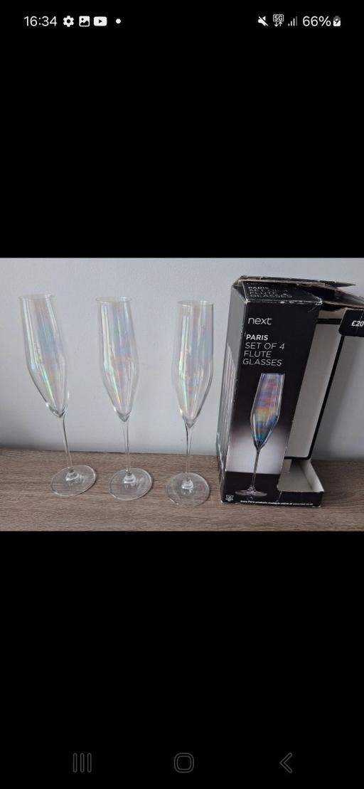  — Next set of 3 flutes glassez brand new .