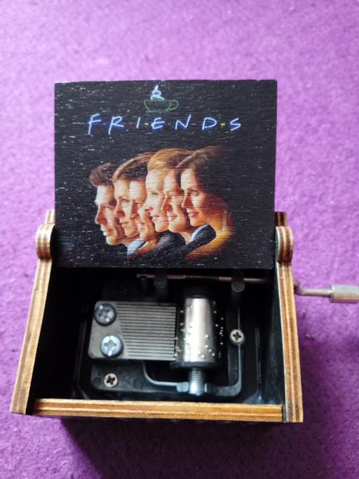  — brand new wind up musical box