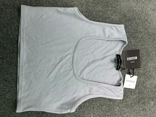  — woman top size 8 carli bybel x missguided