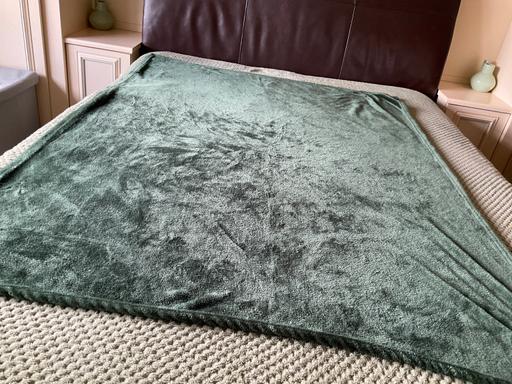  — fleece blanket