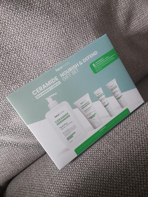  — skincare set