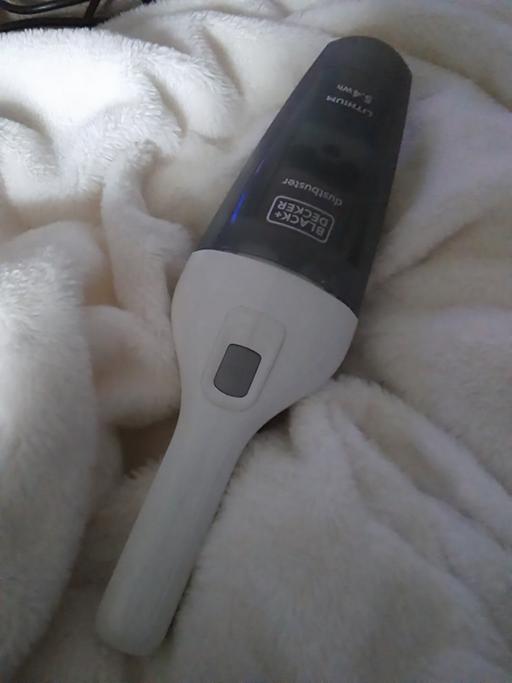  — handheld vacuum cleaner
