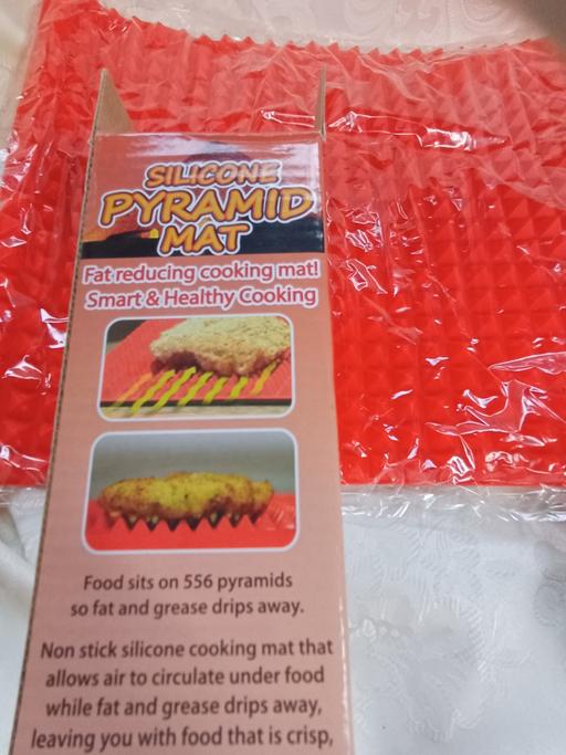  — Silicone Pyramid Mat