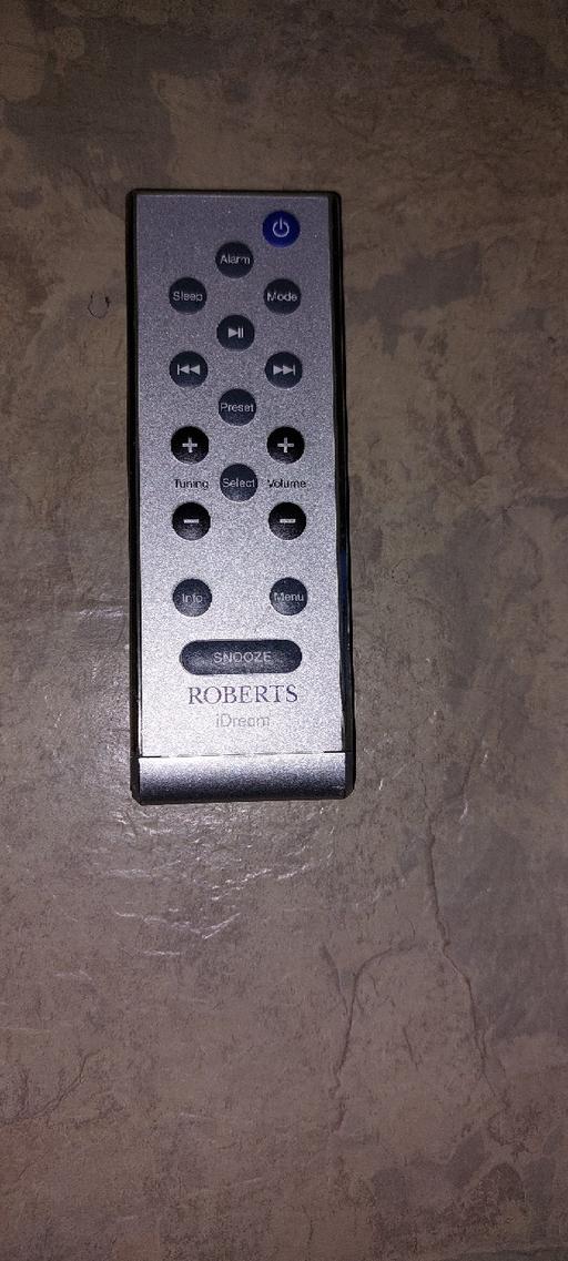  — ROBERTS iDREAM ALARM CLOCK RADIO IPOD/IPHONE